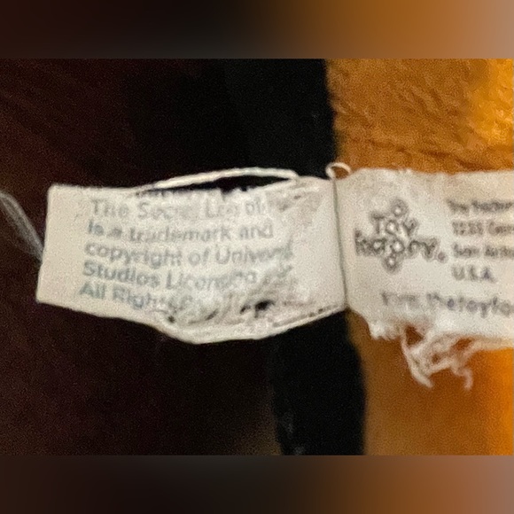 Universal Studios “Secret Life of Pets” Plush “Buddy” the Dachsund. - Picture 8 of 8